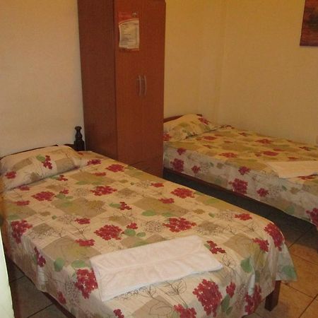 Residencia Casa Linda Hotel Iquitos Zewnętrze zdjęcie